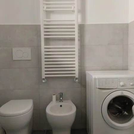 Finalmarina Two-rooms 300 Mt From The With Sea View فينالي ليغوري