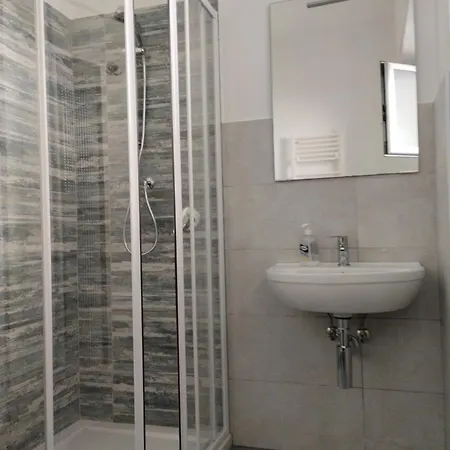 Finalmarina Two-rooms 300 Mt From The With Sea View فينالي ليغوري